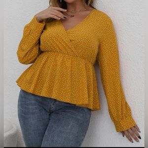 ‘NWOT Lantern Sleeve Peplum Top’ 💛